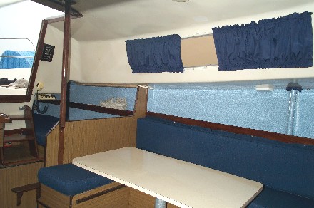 Manana_III_MSalonPortAft.JPG