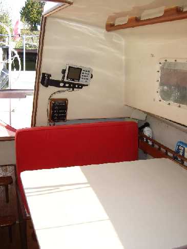 Cabin Stbd.jpg